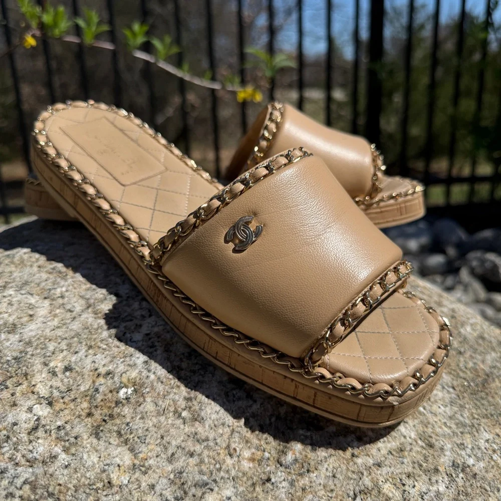 Chanel CC Chain Trim Quilted Slide Sandals Beige Leather Platform Size 41 Italy - Picture 14 of 15